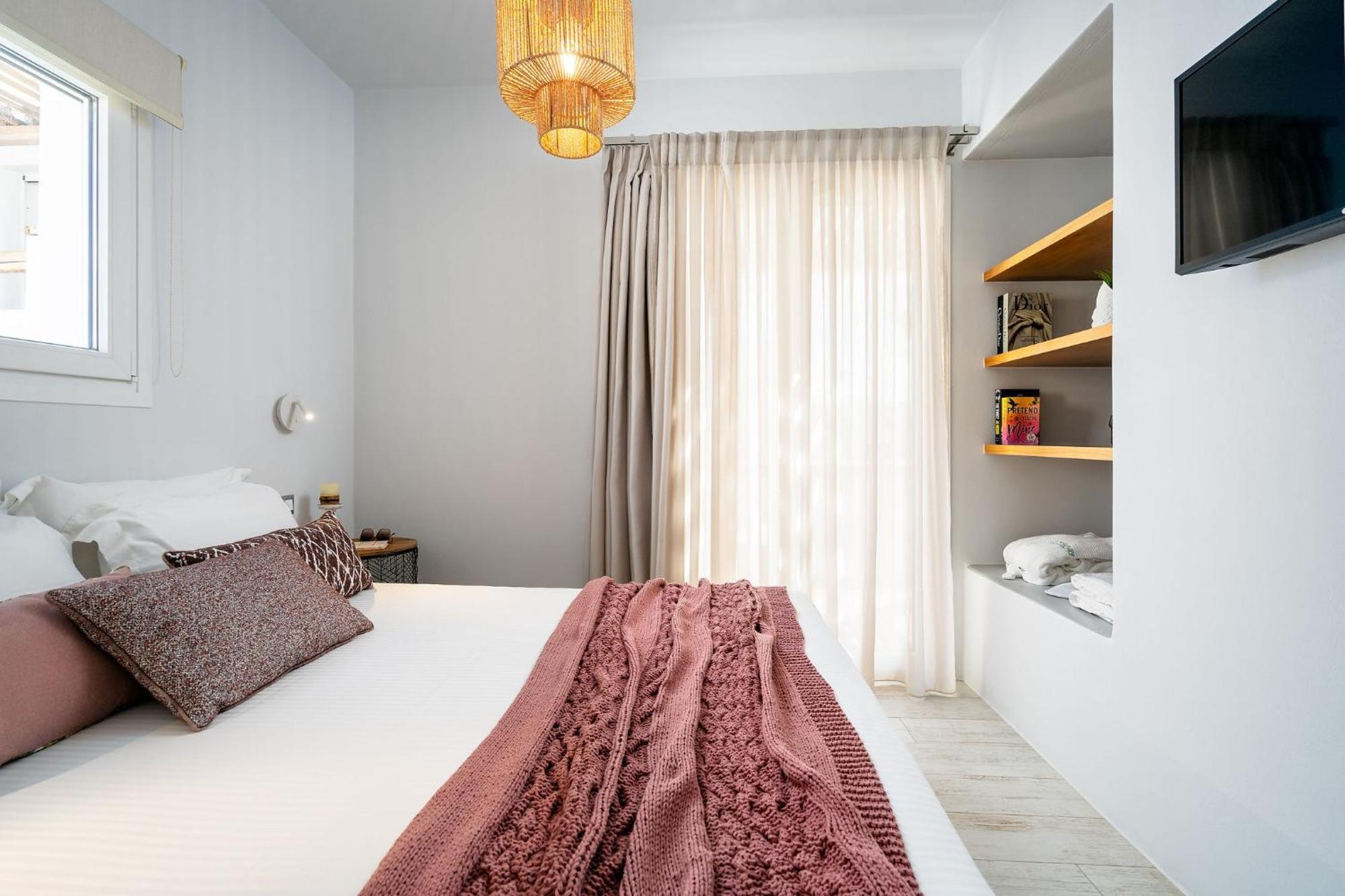 Sunday Luxury Suites Agia Anna  ภายนอก รูปภาพ