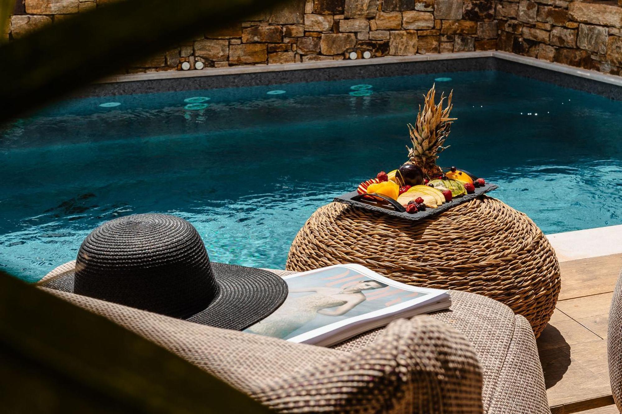 Sunday Luxury Suites Agia Anna  ภายนอก รูปภาพ