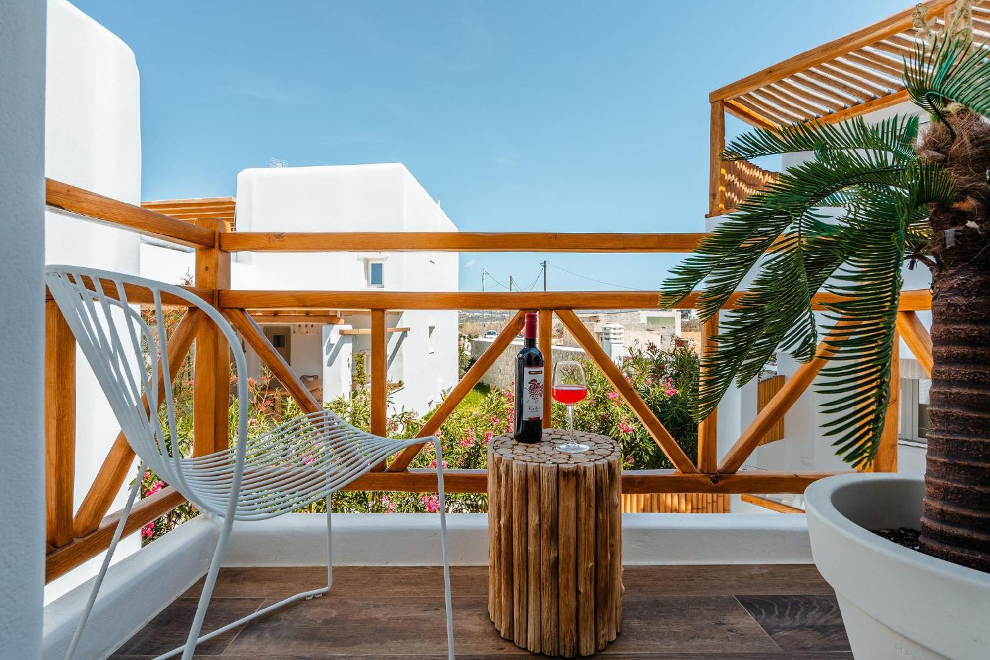 Sunday Luxury Suites Agia Anna  ภายนอก รูปภาพ