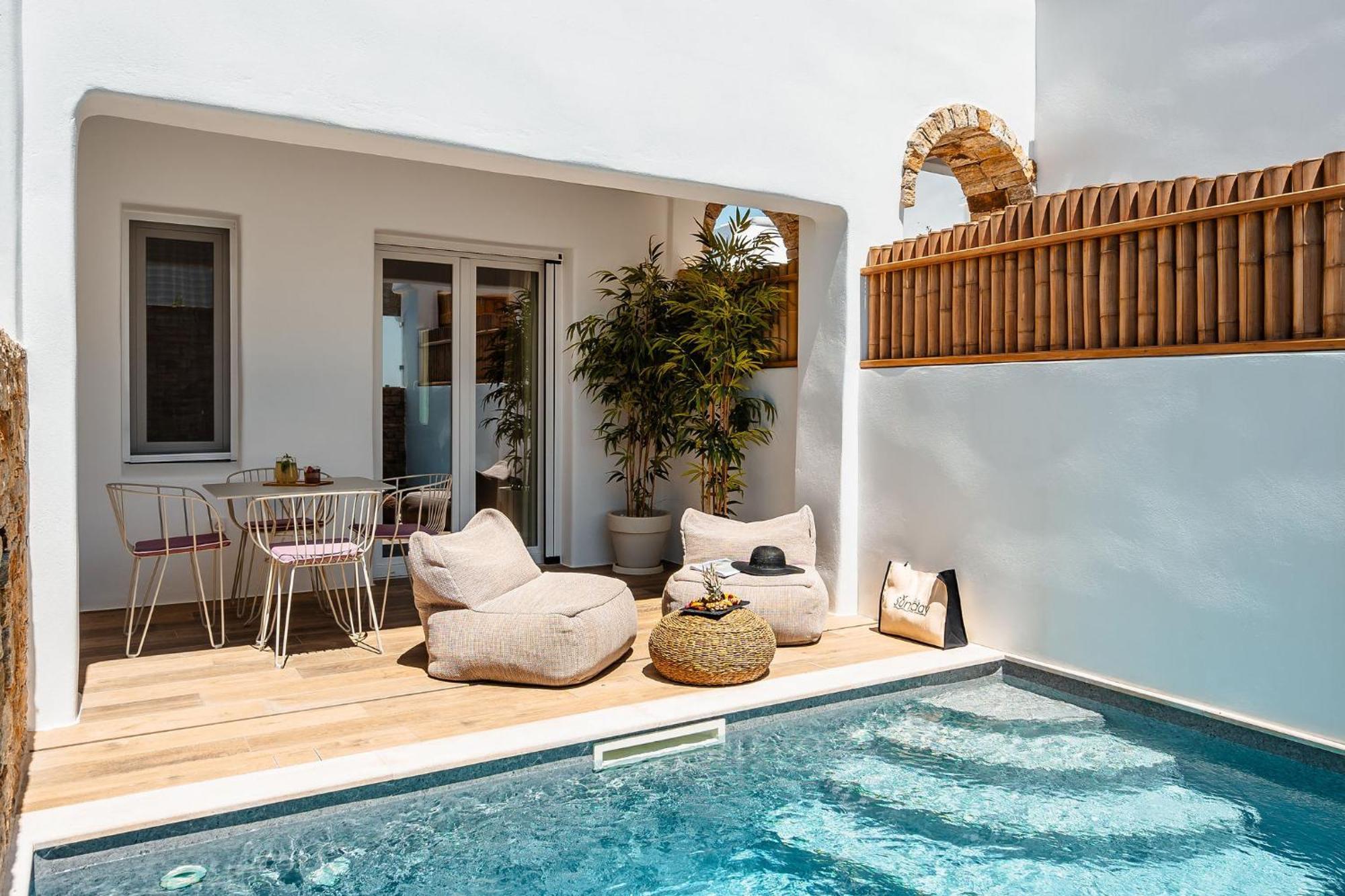 Sunday Luxury Suites Agia Anna  ภายนอก รูปภาพ