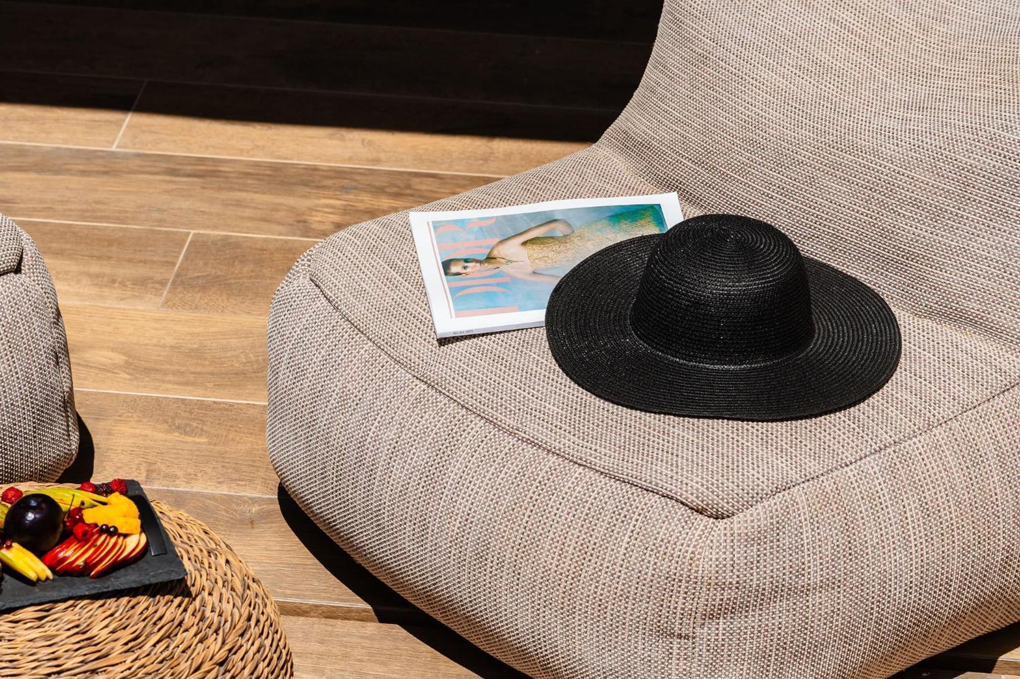 Sunday Luxury Suites Agia Anna  ภายนอก รูปภาพ